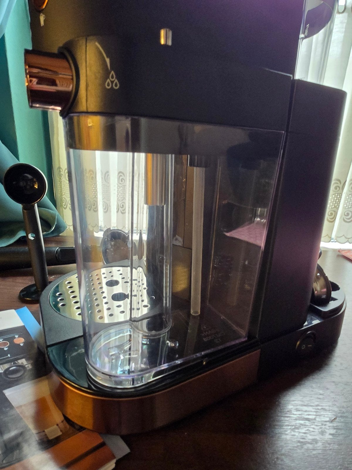 Foto 6 van BluMill Koffiemachine - Pistonmachine - Espressomachine €95,