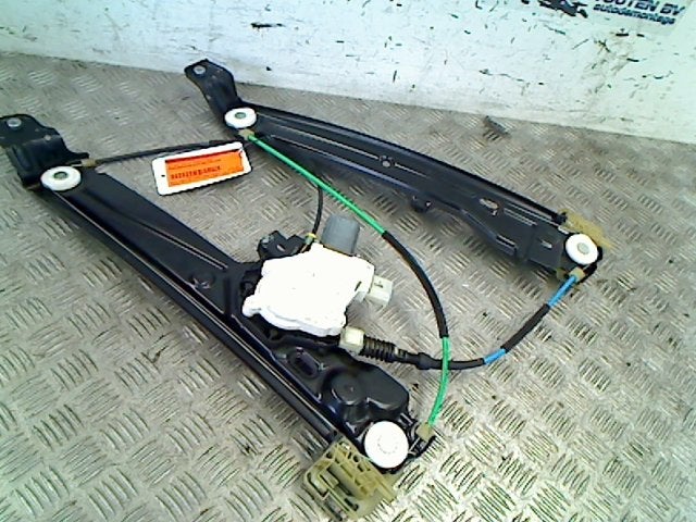 Raammechaniek Elek Rechts Voor BMW 5 serie (F10) 914547E02, Auto-onderdelen, Gebruikt, Petuelring 130, München 80809, , Duitsland