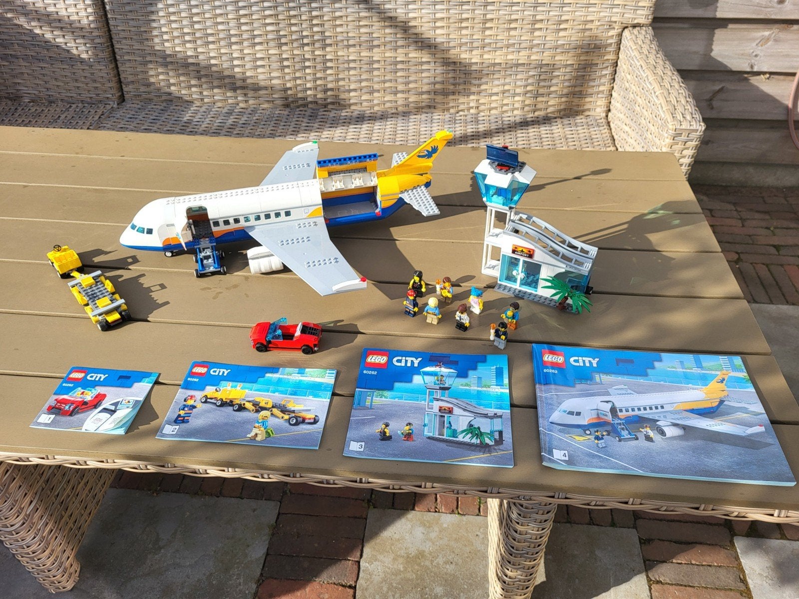 Lego City passagiersvliegtuig met luchthaven 60262, Kinderen en Baby's, Speelgoed | Duplo en Lego, City, Lego, Ophalen of Verzenden