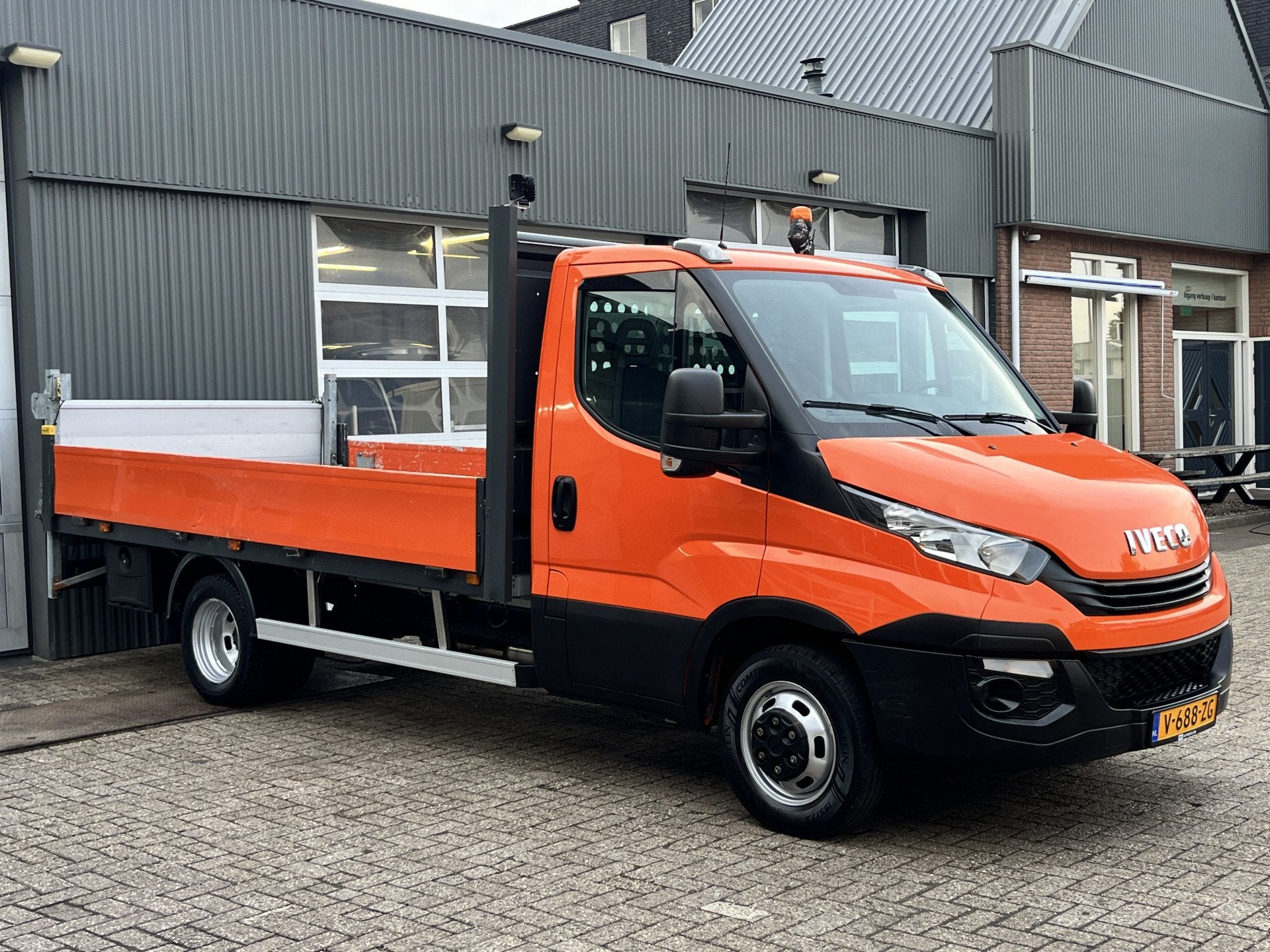 Iveco Daily 35C14 2.3 375 Laadklep 500kg Trekhaak 3500kg tre, Gebruikt, Iveco, Origineel Nederlands, Bedrijf