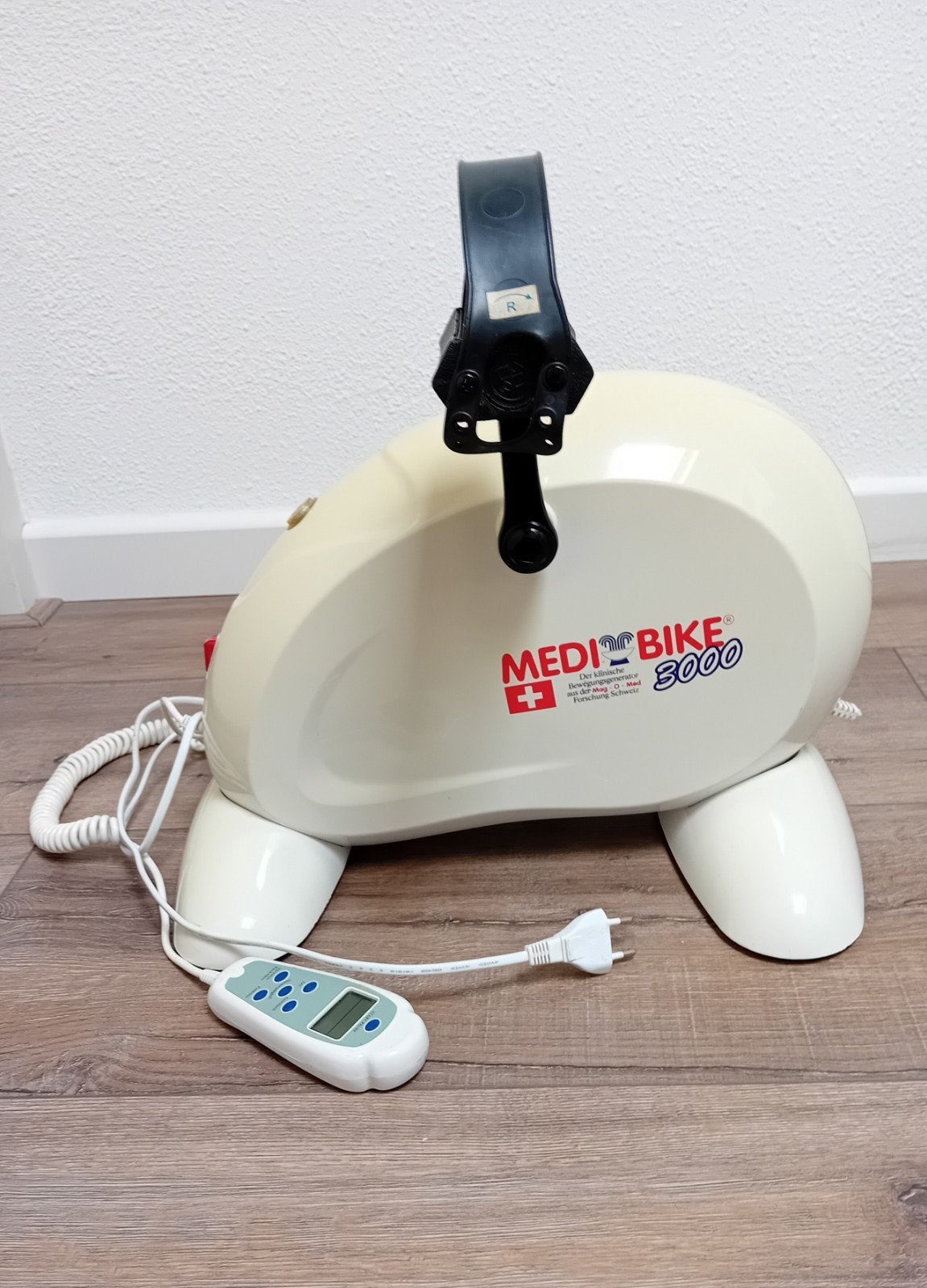 Medi-Bike 3000: Compacte Hometrainer voor Thuis, Sport en Fitness, Ophalen, Kunststof, Gebruikt, Benen