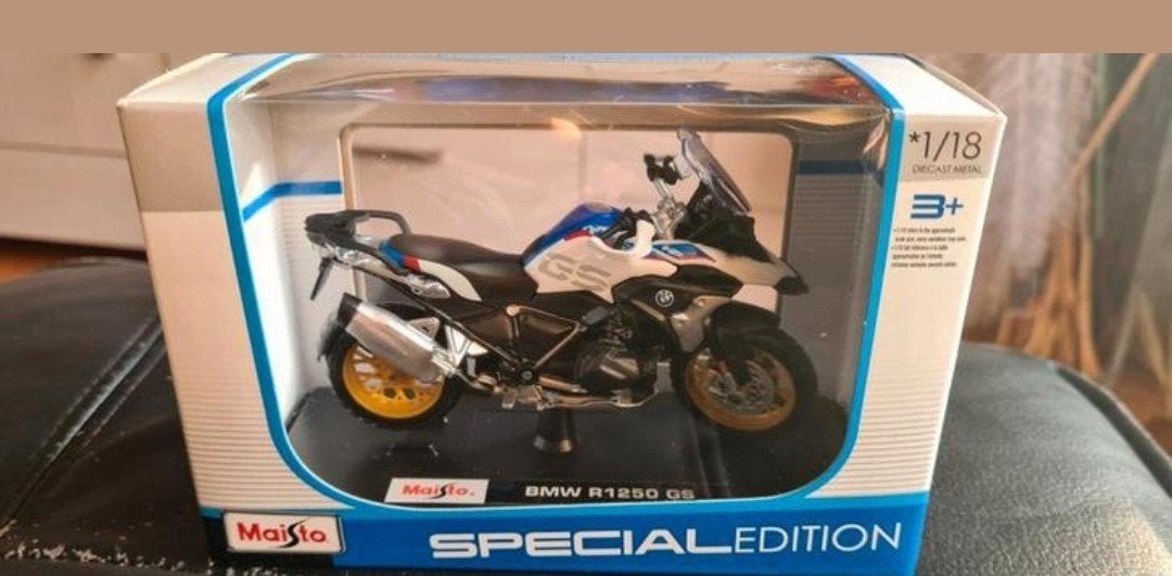 Maisto BMW R1250 GS wit/blauw/rood nieuw in verpakking 1:18, Ophalen of Verzenden, Nieuw, Motor, Maisto