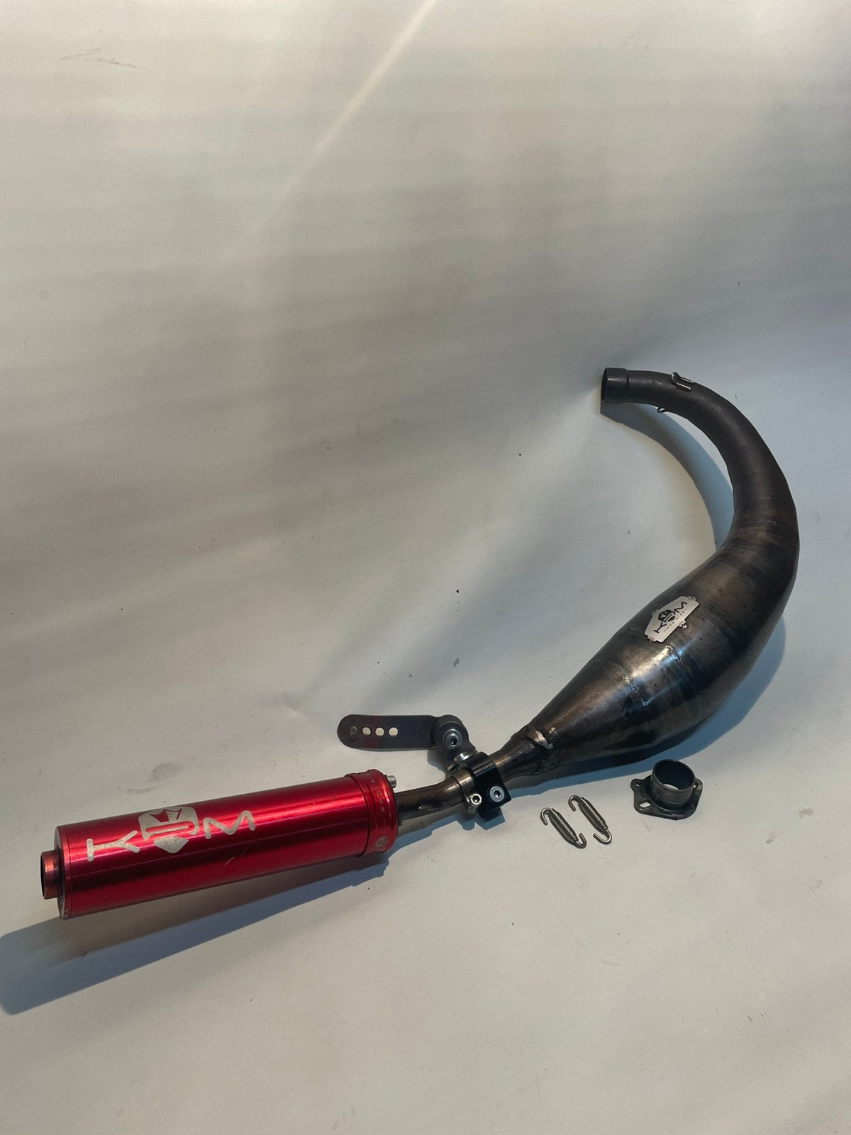 KRM Uitlaat Rood 90-100cc Derbi, Fietsen en Brommers, Gebruikt, Derbi, Derbi, Uitlaat