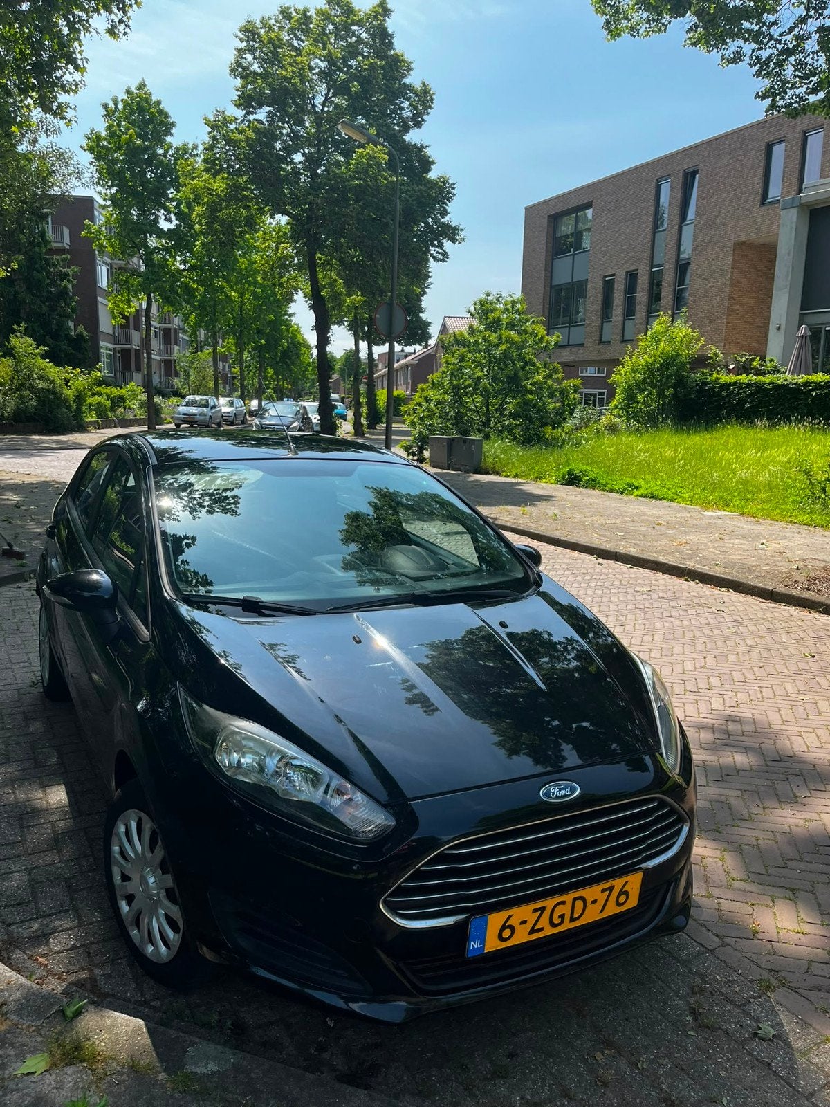 Ford Fiësta 1.0 48KW/65PK 5D 2014 Zwart, Auto's, 40 €/maand, 525 kg, Origineel Nederlands, Handgeschakeld