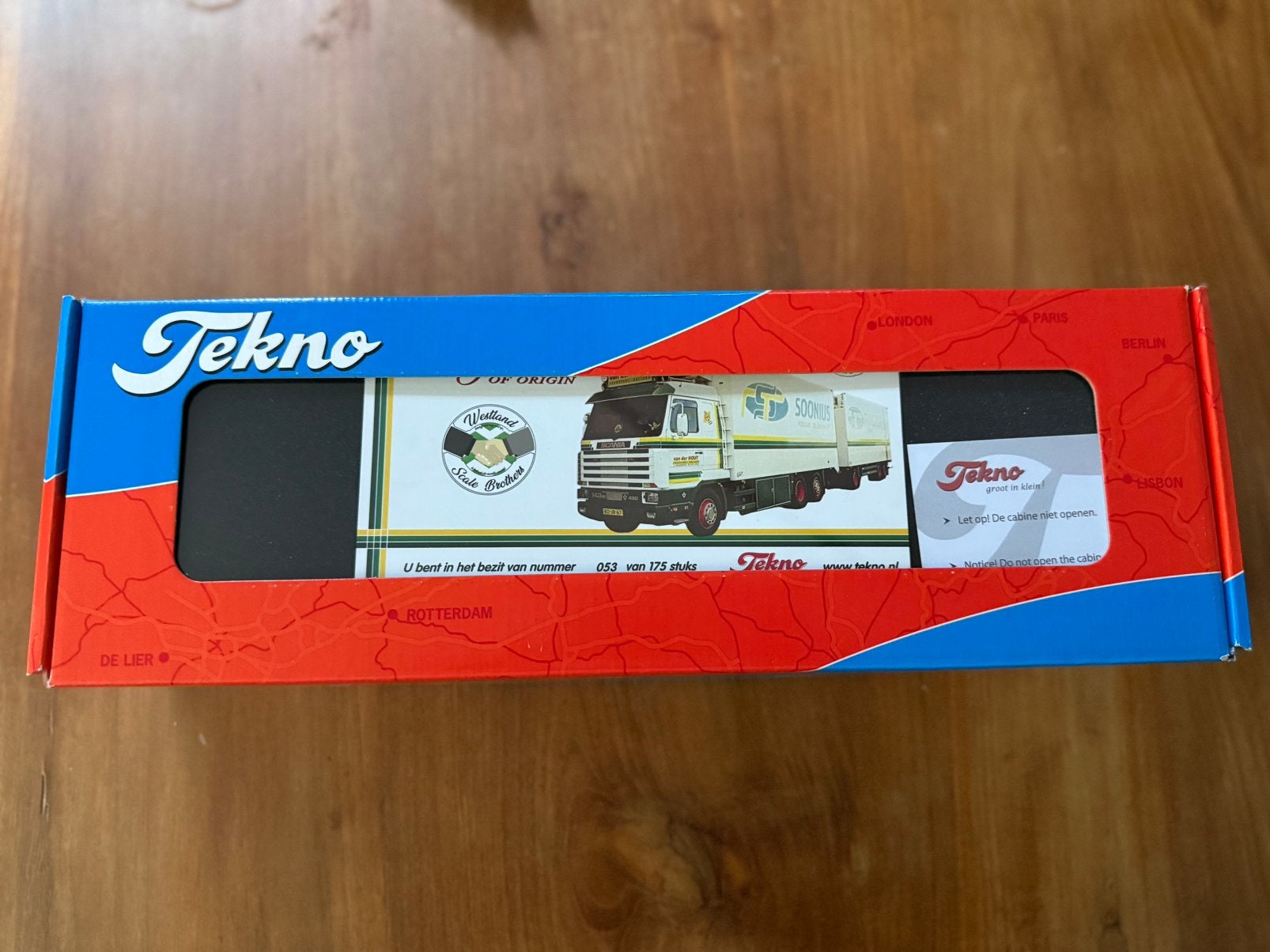 Tekno soonius van der hout scania 143, Hobby en Vrije tijd, Modelauto's | 1:50, Ophalen, Zo goed als nieuw, Bus of Vrachtwagen