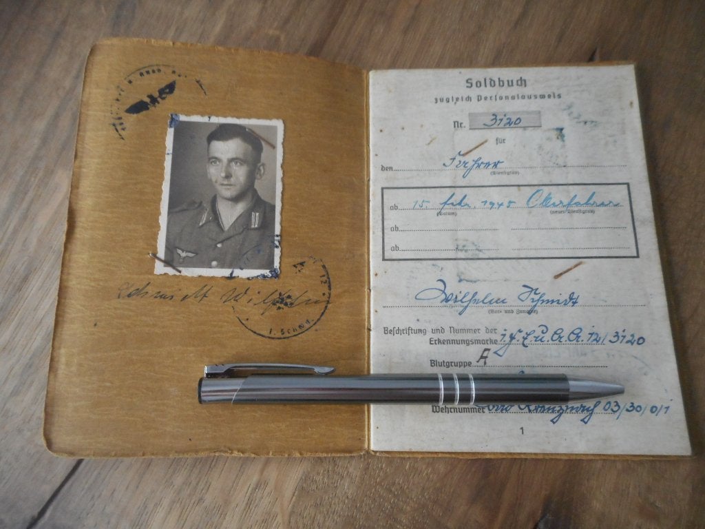 Soldbuch en Wehrpass van dezelfde persoon, Verzamelen, Militaria | Tweede Wereldoorlog, Verzenden, Nederland, Embleem of Badge