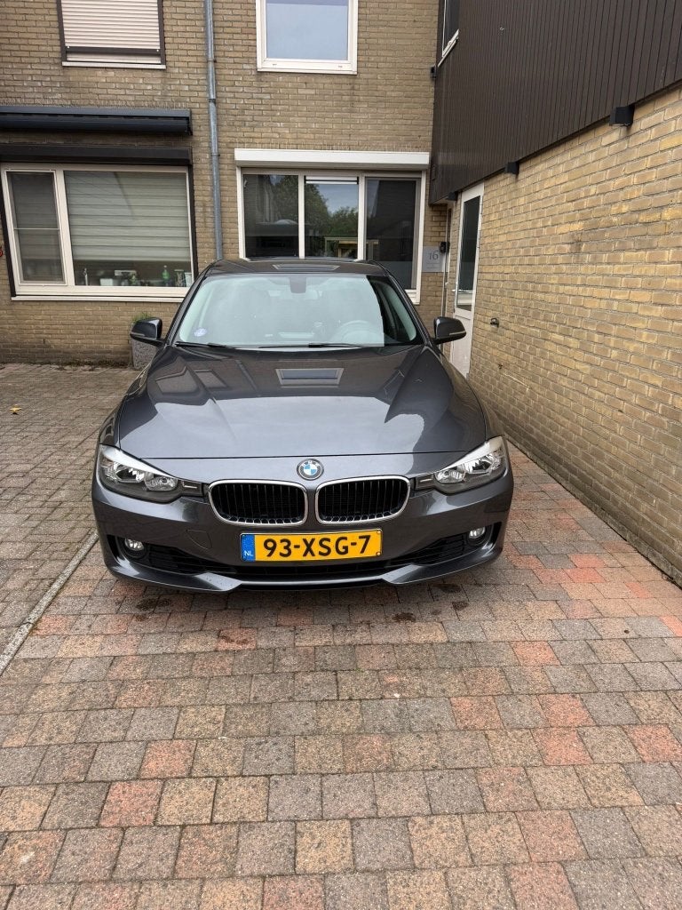 BMW 3-Serie 2.0 320I 2012 Grijs, Auto's, BMW, Particulier, 3-Serie, Benzine, B, Sedan, Handgeschakeld, Origineel Nederlands, Zilver of Grijs