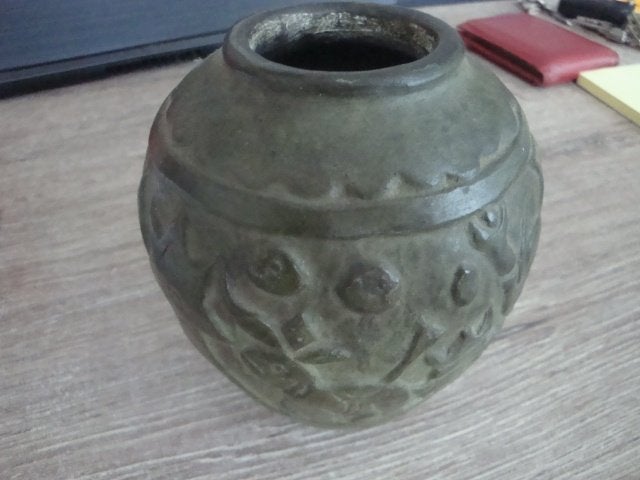 oude aardewerk pot bewerkt met dieren, Antiek en Kunst, Ophalen of Verzenden