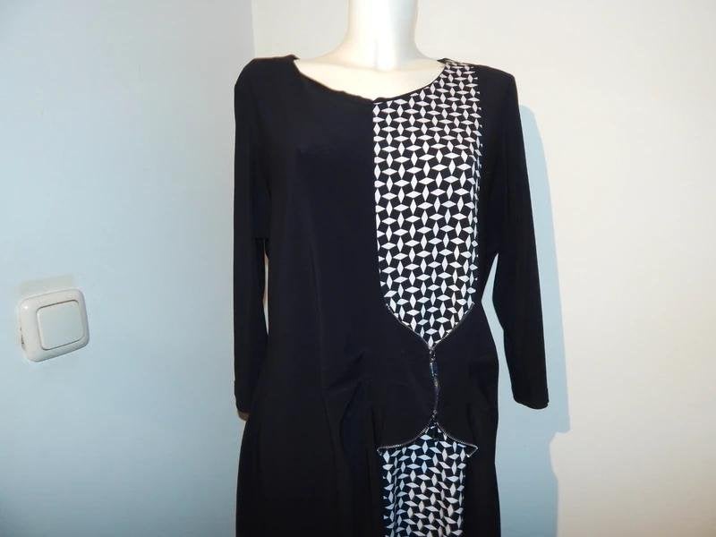 Joseph Ribkoff stretch jurk zwart wit voorkant sier rits 44, Verzenden, Zwart, Maat 42/44 (L), Joseph Ribkoff