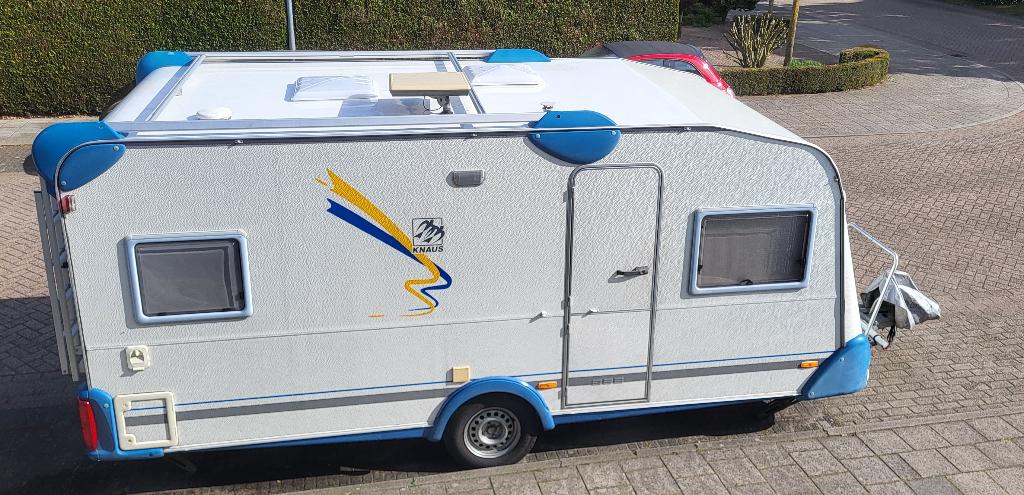 Knaus Blue Line 450 TF caravan, Rondzit, Tot en met 2, Particulier, Vast bed
