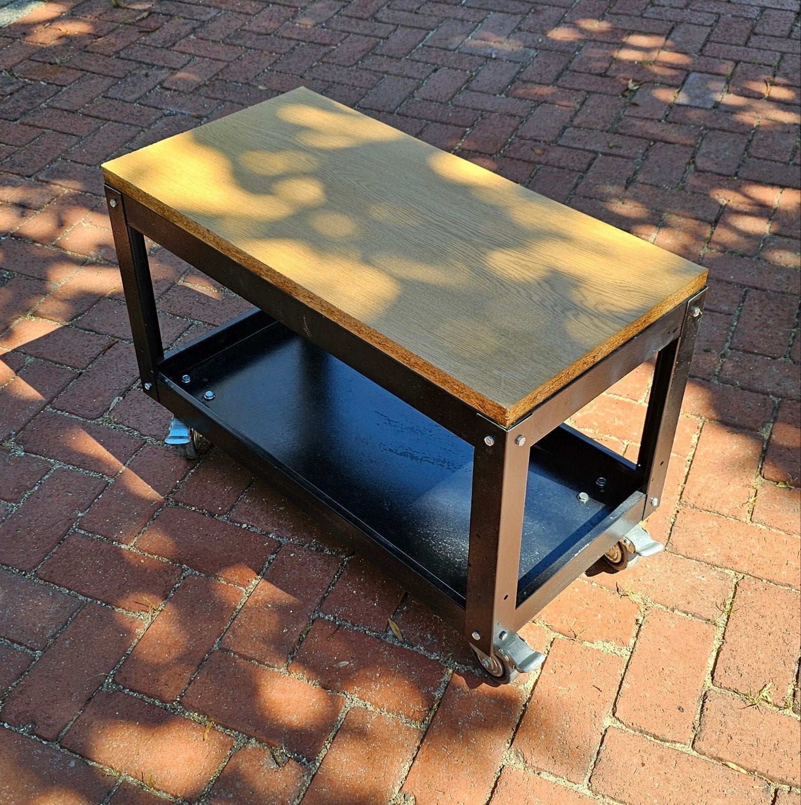 Gereedschapstrolley -wagen met zwenkwielen en rem, 2 planken, Doe-het-zelf en Verbouw, Werkbanken, Ophalen