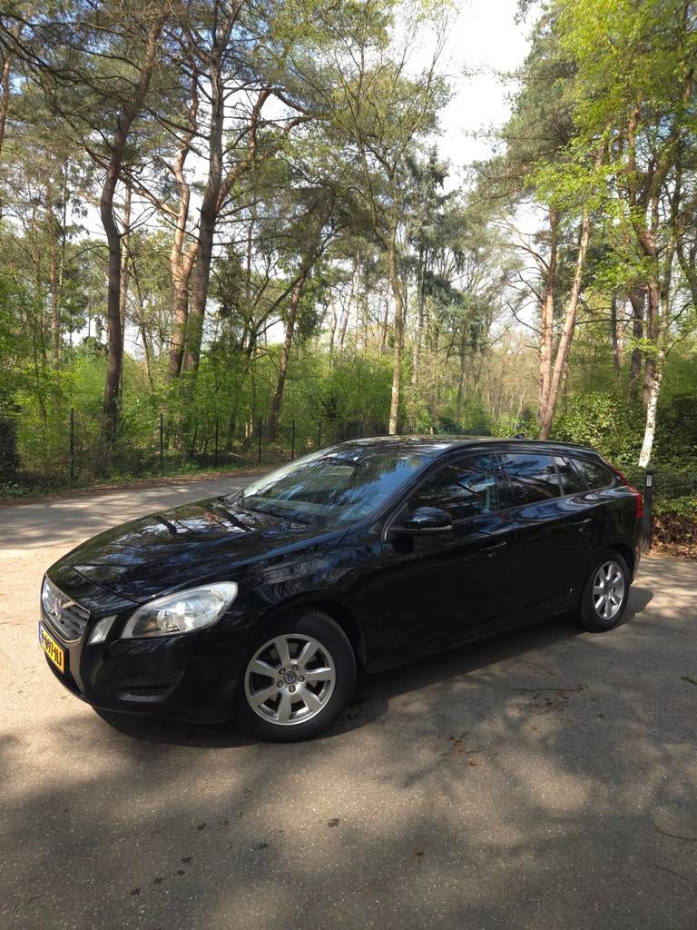 Volvo V60 Kinetic – Onderhoudshistorie compleet |, Voorwielaandrijving, 1596 cc, Stof, Zwart