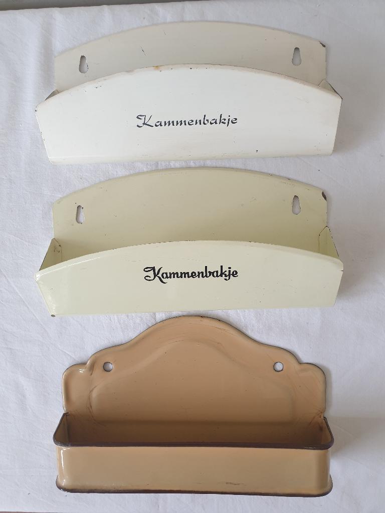 3 vintage geëmailleerde/ metalen kammenbakjes., Ophalen of Verzenden, Gebruikt