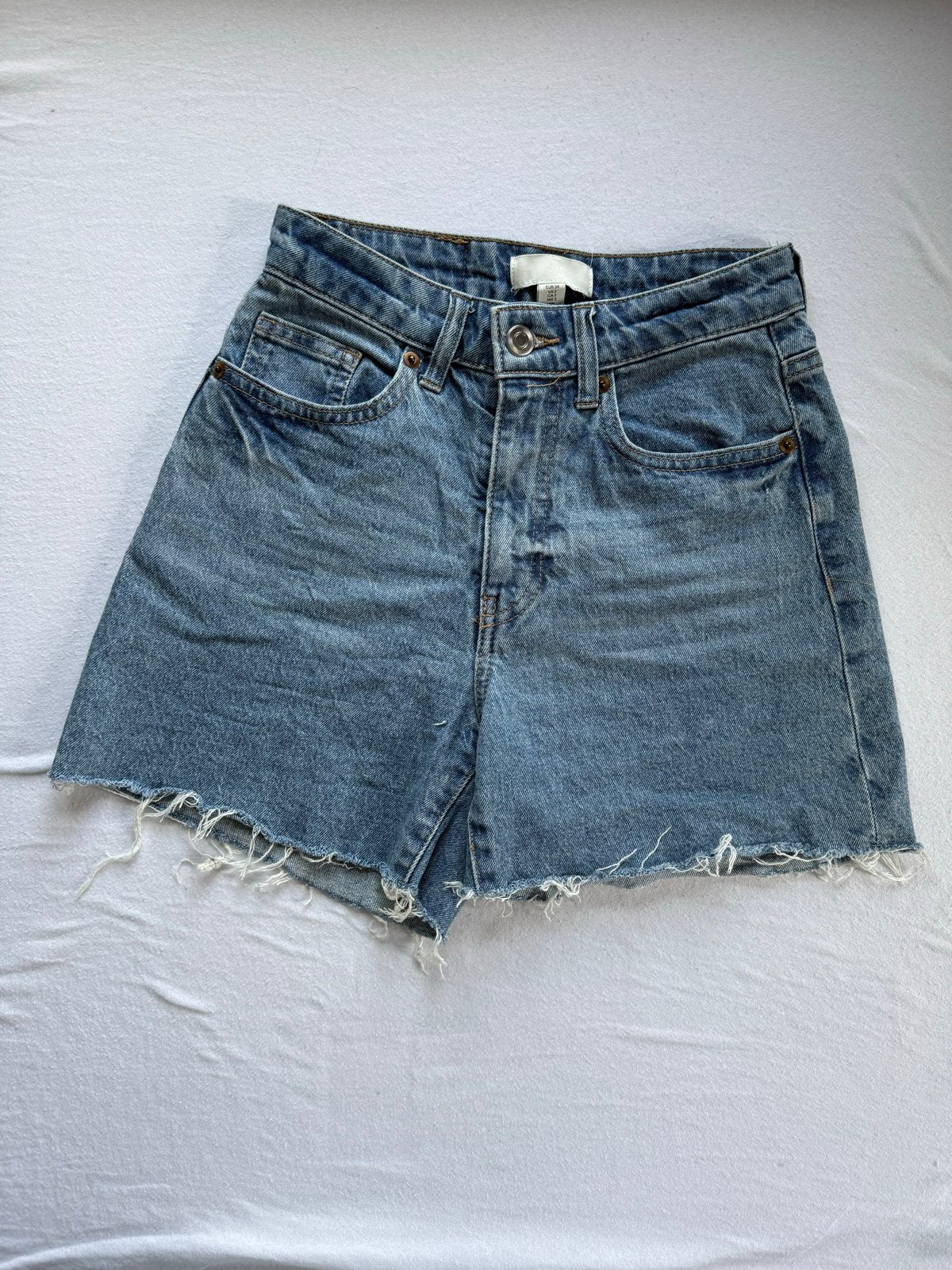 H&M Denim Shorts Maat 34 (XS), Kort, Blauw, Ophalen of Verzenden, Maat 34 (XS) of kleiner