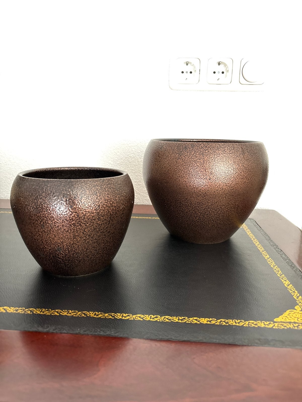 Set van 2 bronzen potten met structuur, Huis en Inrichting, Woonaccessoires | Vazen, Bruin, Met patroon/structuur, Ophalen of Verzenden