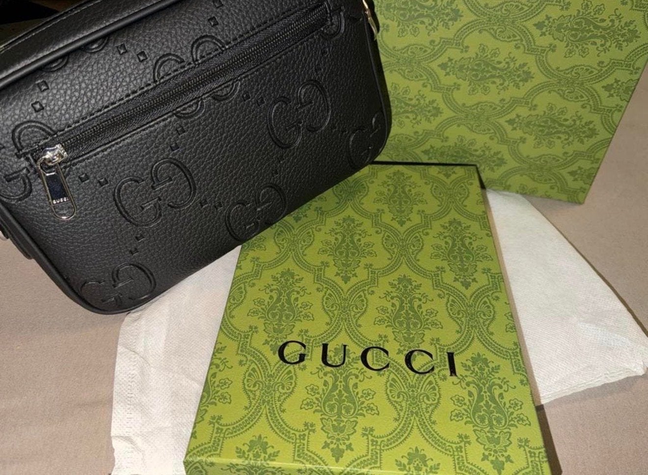 Gucci Schoudertasje Zwart Leer met GG-patroon, Sieraden, Tassen en Uiterlijk, Tassen | Schoudertassen, Ophalen of Verzenden, Zo goed als nieuw