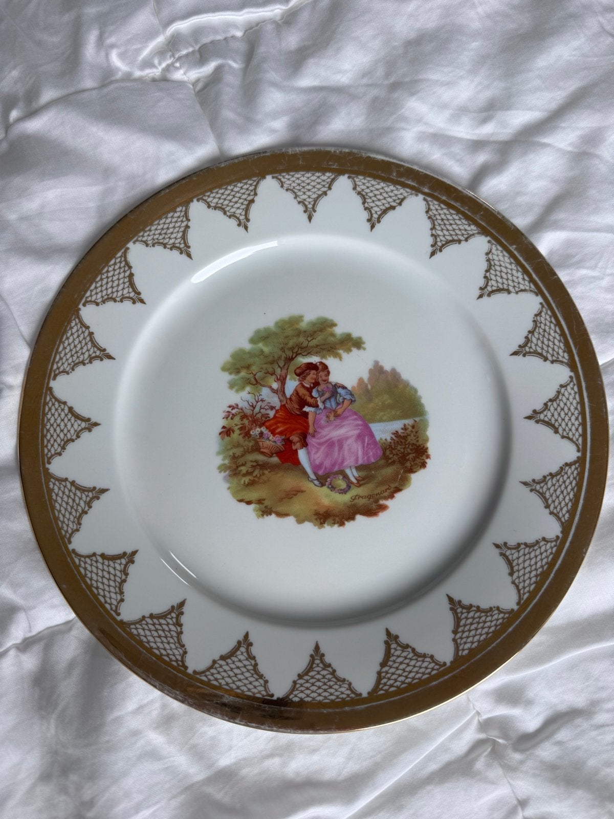 Decoratief bord met Fragonard-scène en gouden rand, Ophalen of Verzenden