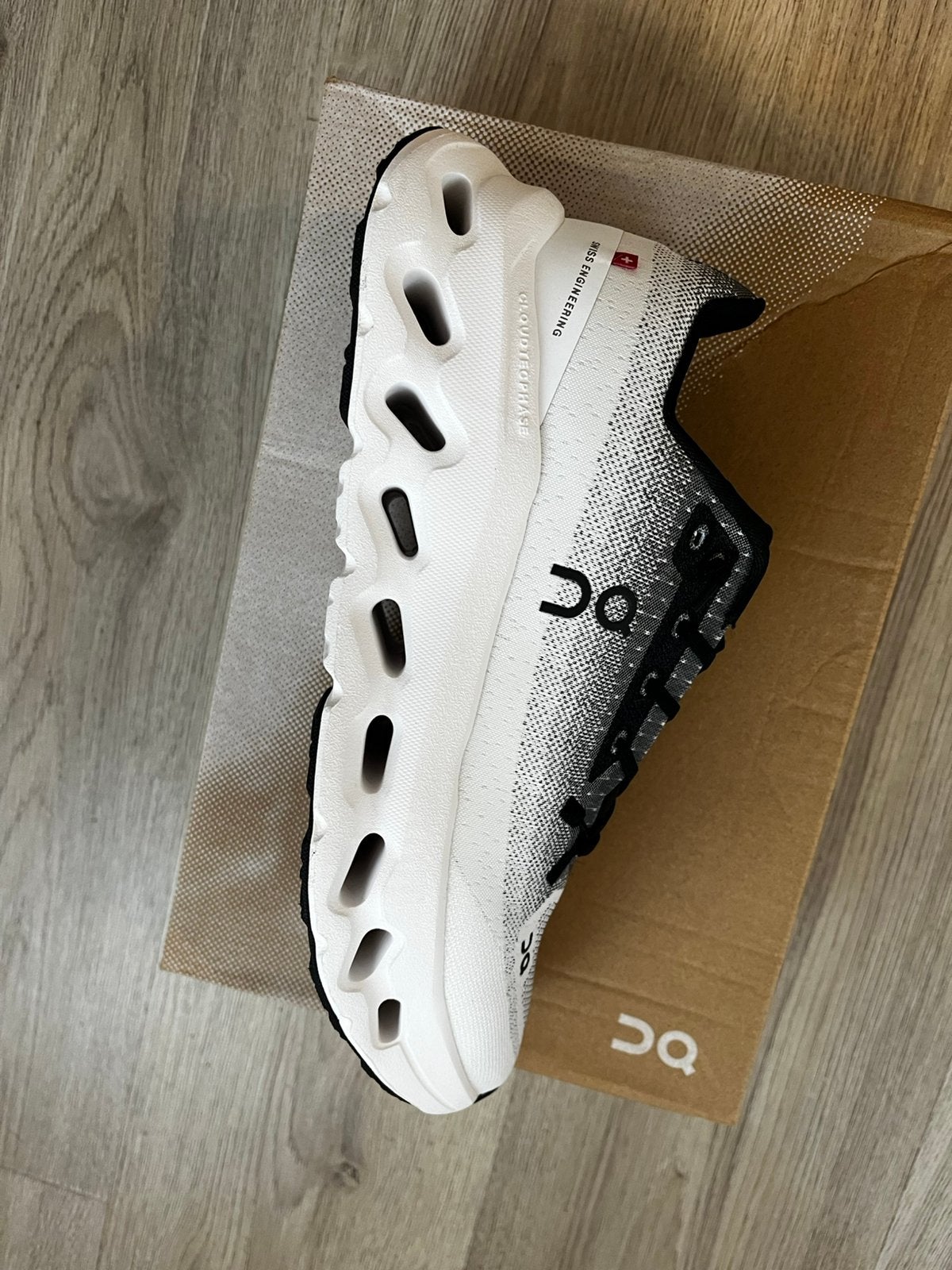 On Cloud schoenen: mooi, comfortabel en zo goed als nieuw, Kleding | Dames, Schoenen, Wit, Ophalen of Verzenden, Sneakers of Gympen