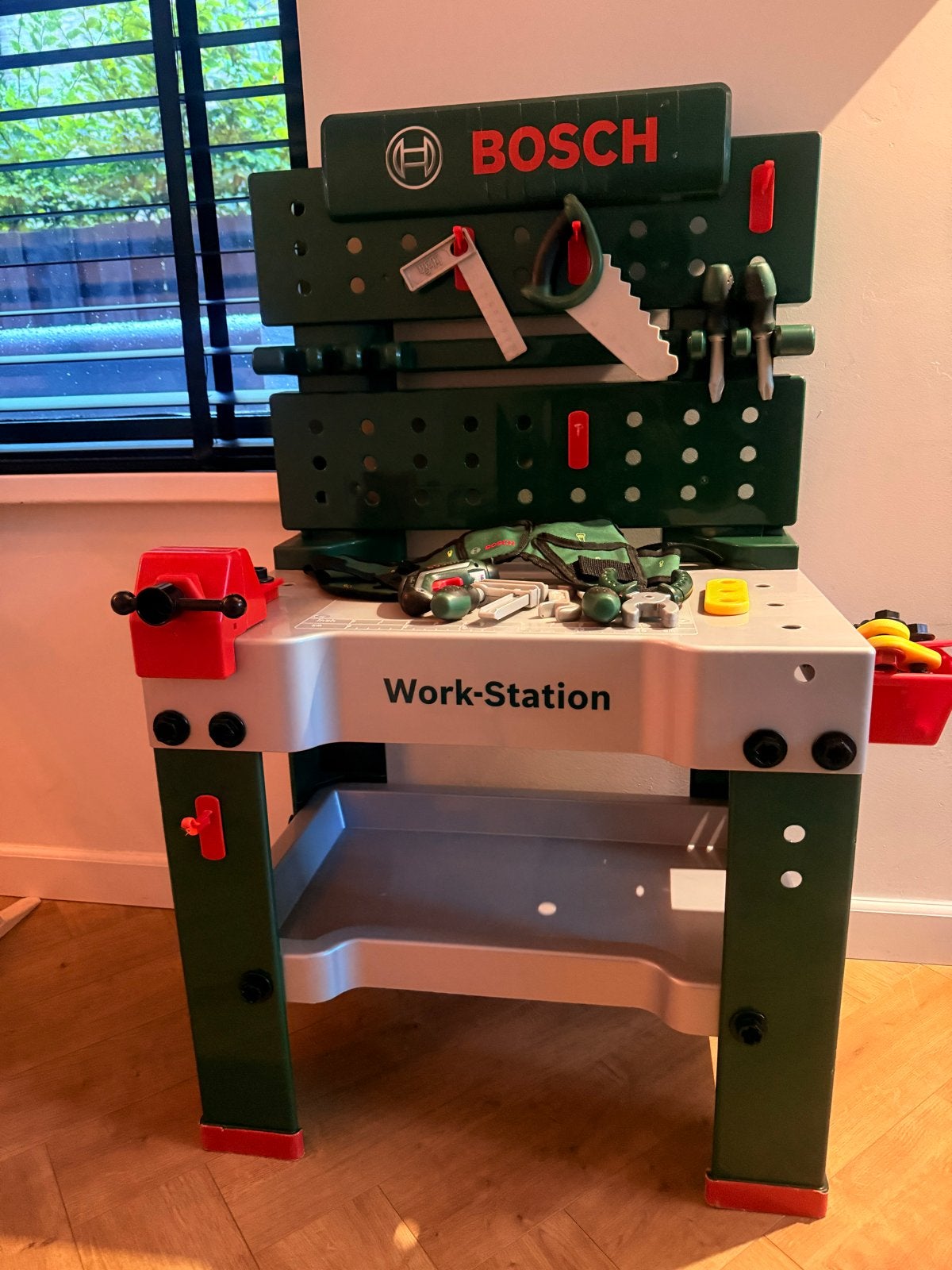 Bosch Werkbank Work-Station met accessoires, Ophalen of Verzenden, Gebruikt, Knutselen