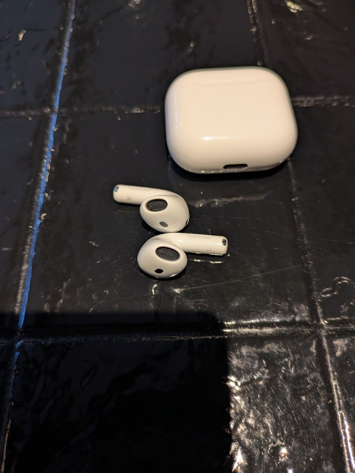 Apple AirPods 4