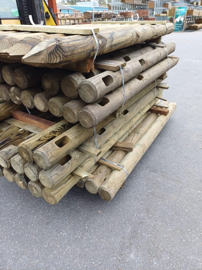 Grenen palen, gestoken gaten, geimpregneerd Ø12 nr. 685, Ophalen, Zo goed als nieuw, 180 tot 250 cm, Palen