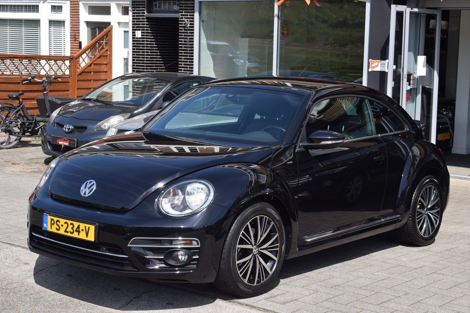 Volkswagen Beetle 1.2 TSI Exclusive Series Apple Carplay Cam, Auto's, Voorwielaandrijving, Gebruikt, 4 cilinders, 4 stoelen