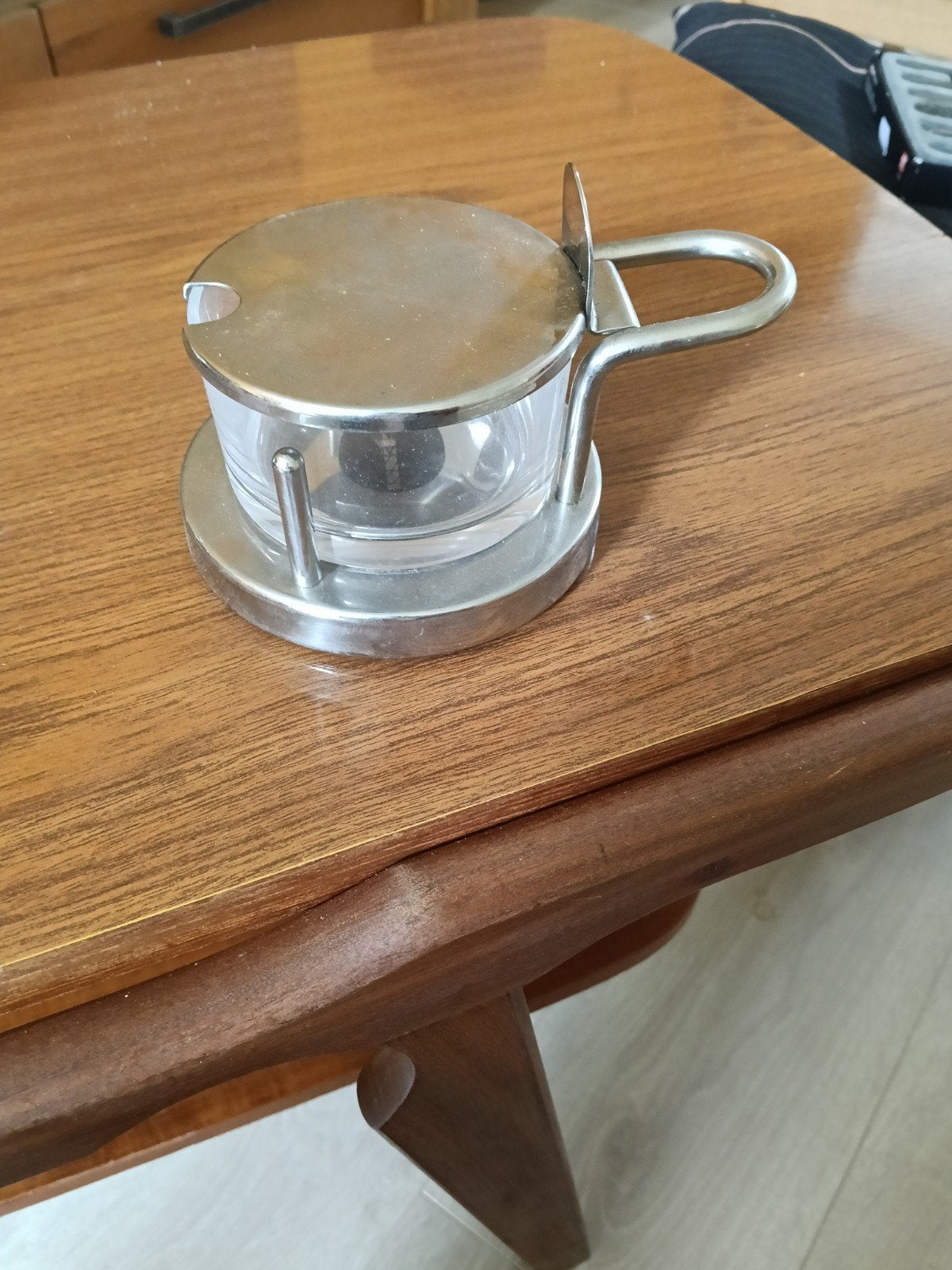 Alessi. Parmezaanpot in hele mooie staat, Overige typen, Zilver, Ophalen of Verzenden, Zo goed als nieuw