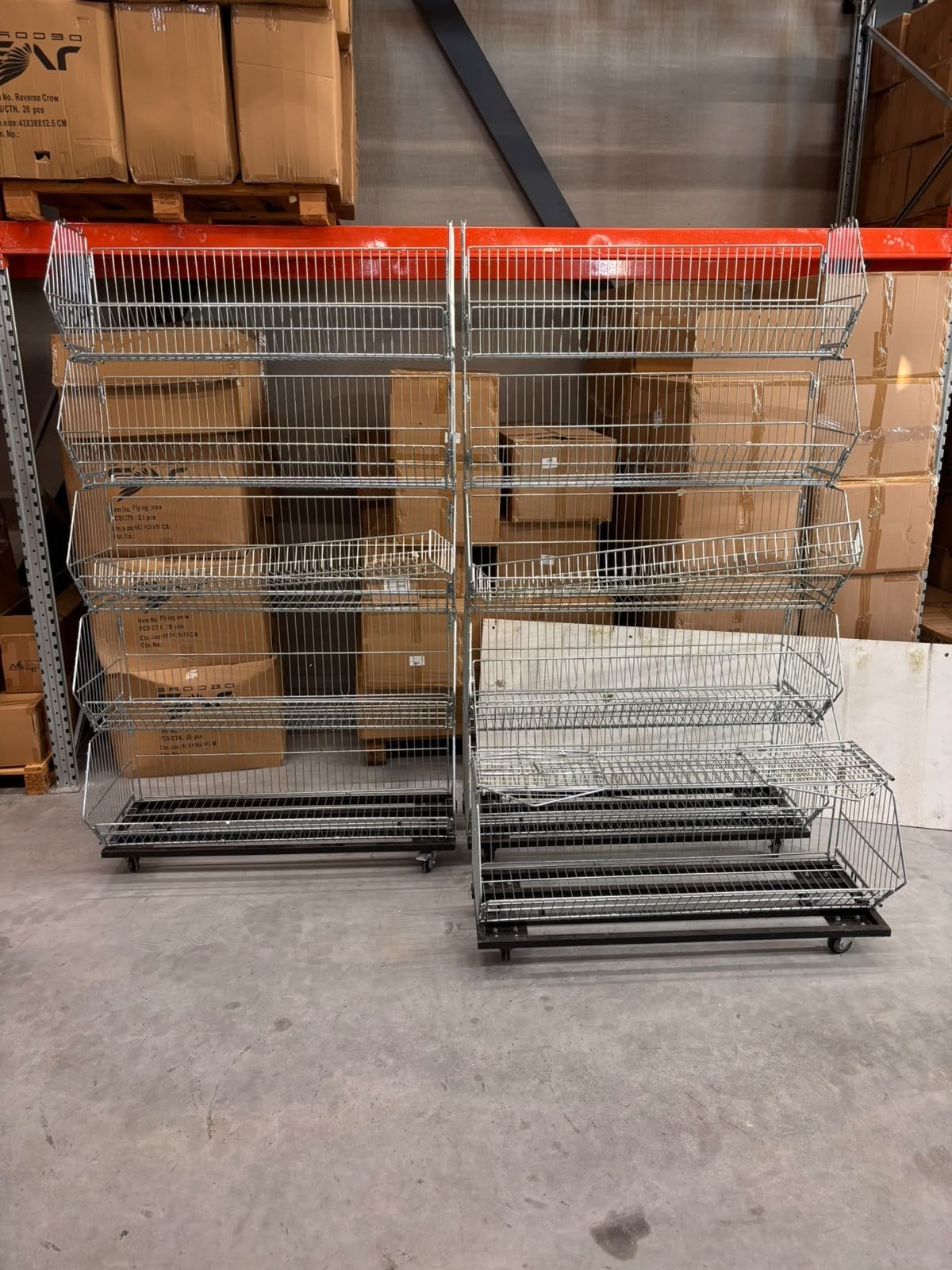 etagerekken op wieltjes / winkelrekken, Ophalen