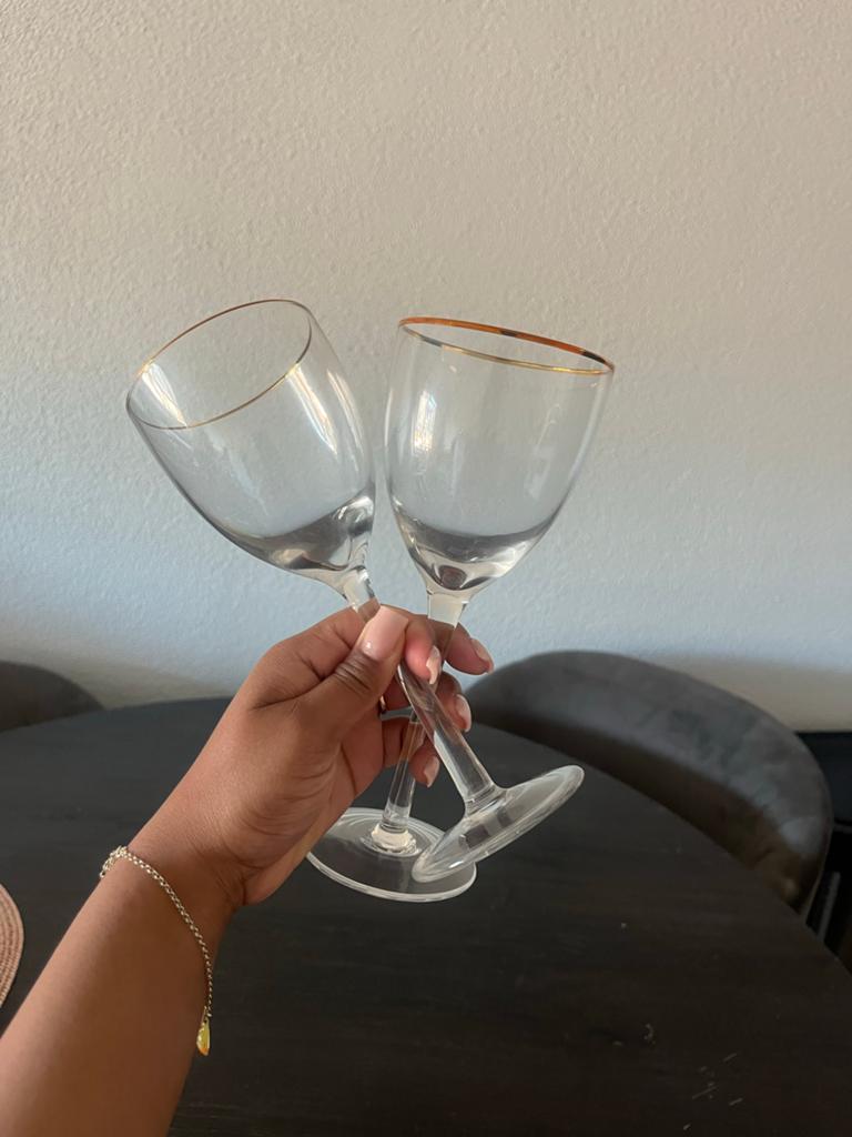 Set van 2 wijnglazen met gouden rand, Antiek en Kunst, Antiek | Glas en Kristal, Ophalen
