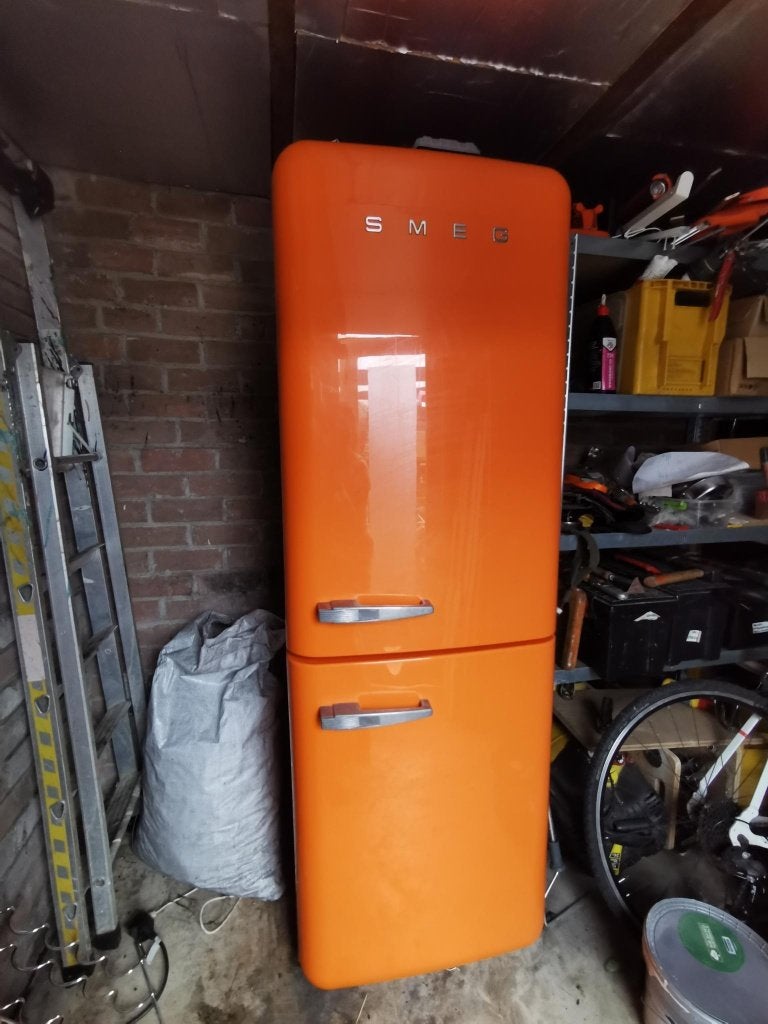 Smeg koelkast vriezer combi oranje, Witgoed en Apparatuur, Koelkasten en IJskasten, Gebruikt, Met vriesvak, 200 liter of meer