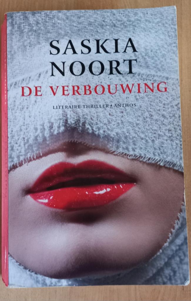 Boek De verbouwing van Saskia Noort, Boeken, Ophalen of Verzenden, Gelezen