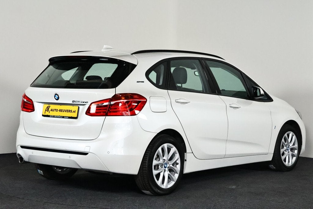 BMW 2 Serie Active Tourer 225xe Sport Line / Navi / Half Led, Gebruikt, Zwart, Leder en Stof, Wit
