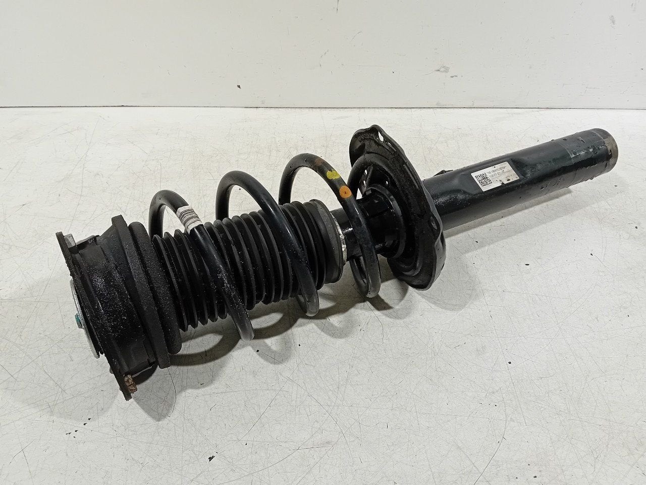 Veerpoot links voor Volkswagen T-Roc, Onderdelen@venauto.nl, Van der Ven Autorecycling B.V., Gebruikt, Ettenseweg 76, 4706 PB Roosendaal, The Netherlands
