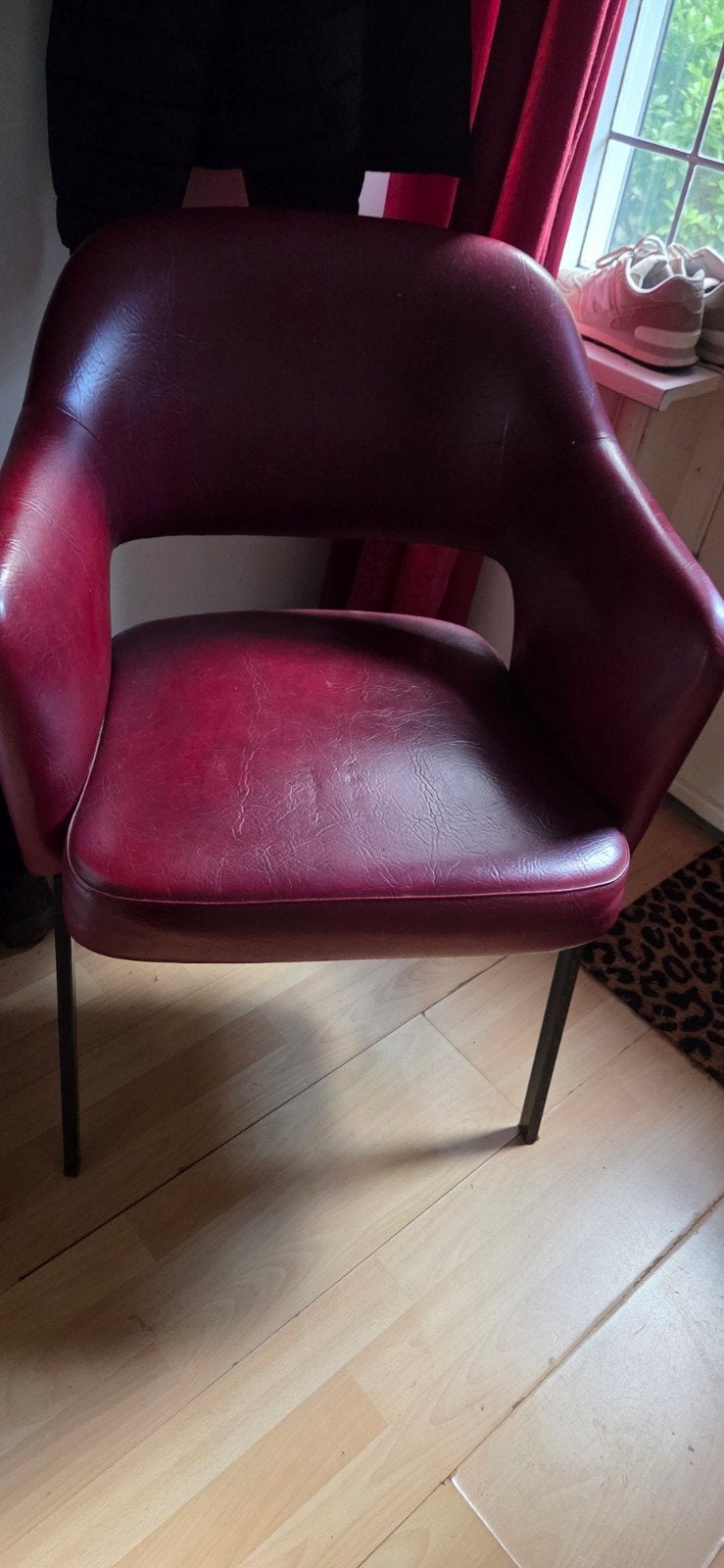 Vintage mid-century armstoel / kuipstoel – bordeauxrood, Ophalen