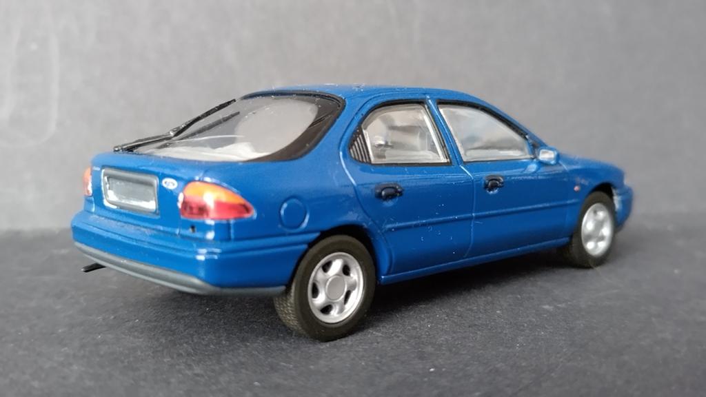 Ford Mondeo hatchback 1996 1:43 Minichamps Pol, Auto, Verzenden, ., Zo goed als nieuw