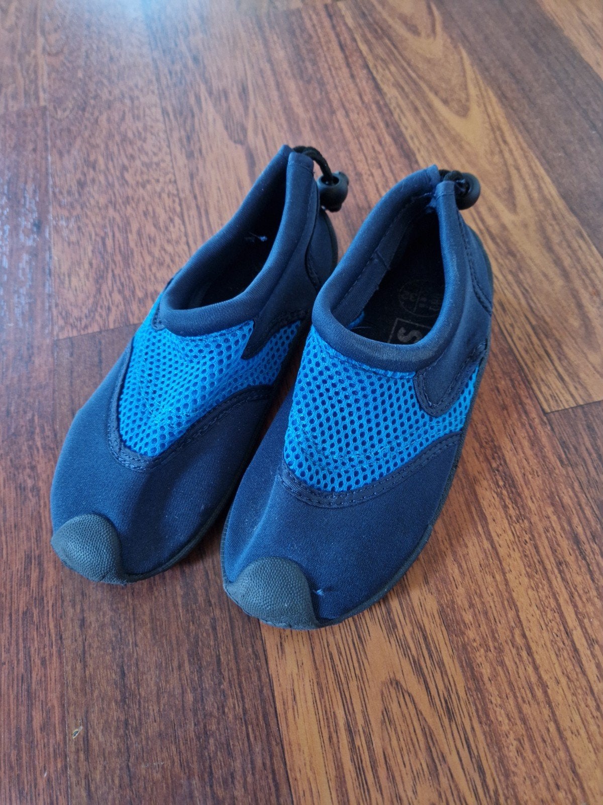 Waterschoenen maat 32, Ophalen, Zwemschoenen, Jongen of Meisje, Zo goed als nieuw