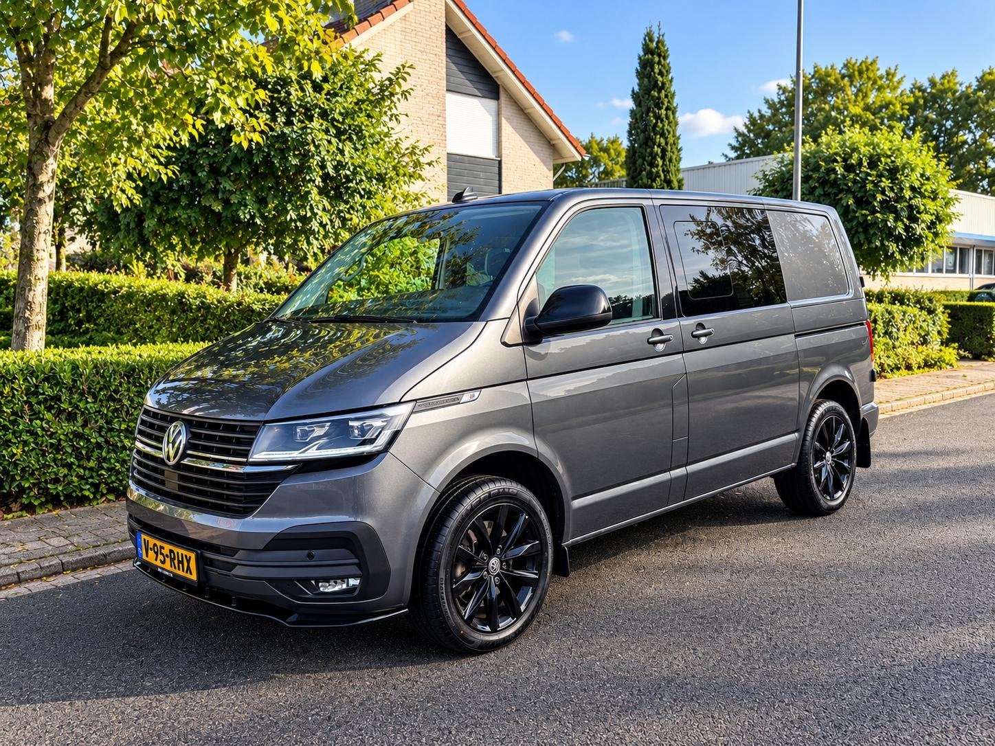 Volkswagen Transporter 2.0 TDI DC 199PK T6.1 DSG Highline•, Gebruikt, Euro 6, 4 cilinders, Volkswagen