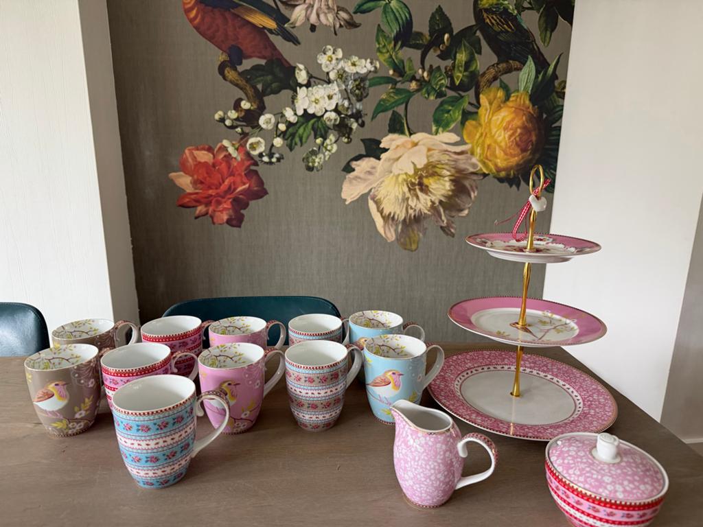 Pip studio servies 14 delig etagere melk suiker en 11 mokken, Huis en Inrichting, Keuken | Servies, Ophalen, Zo goed als nieuw