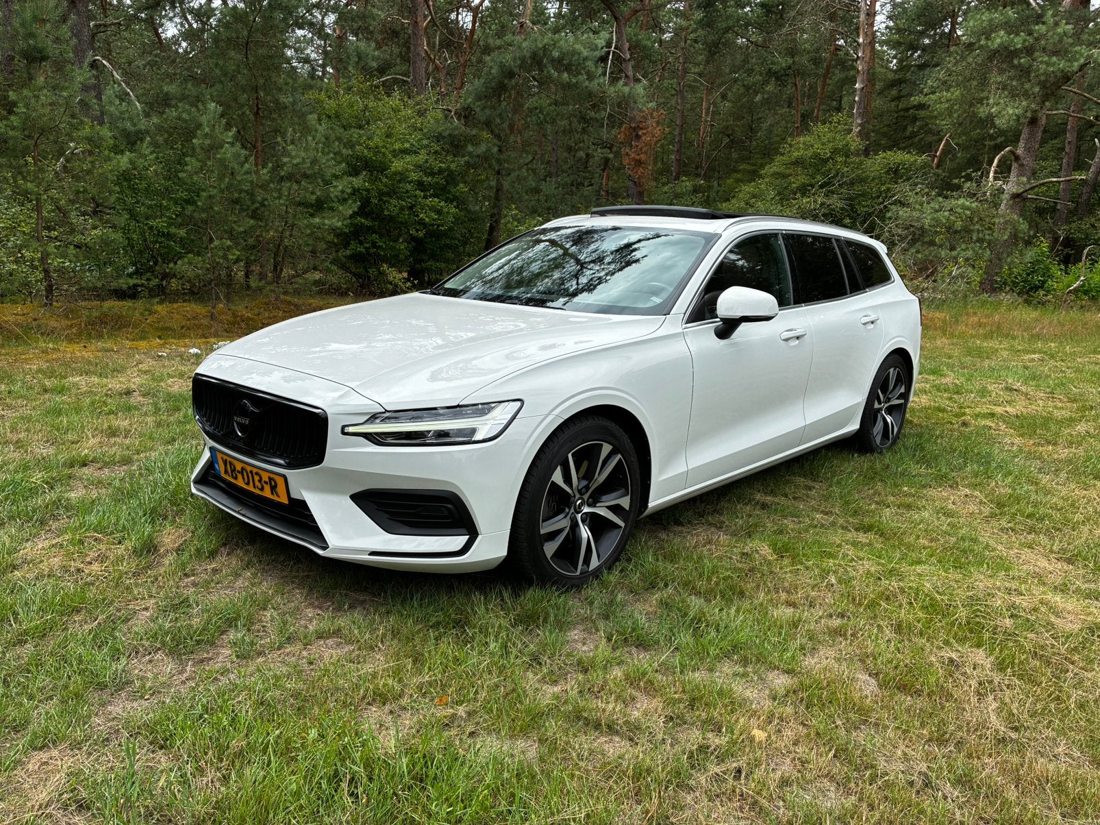 Volvo V60 T5 250pk Geartronic 2018 Wit, Auto's, 4 cilinders, 1969 cc, Wit, Parkeerassistent