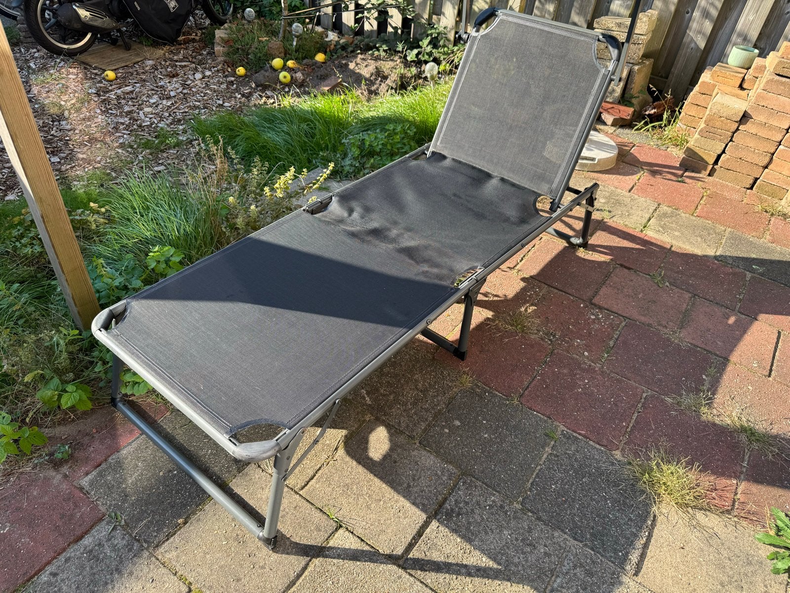 Opklapbare Ligstoel met Verstelbaar Zonnescherm, Tuin en Terras, Ophalen, Gebruikt, Metaal, Inklapbaar