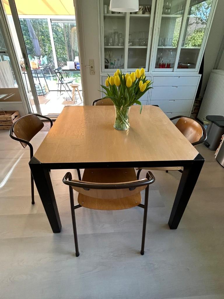 ROBUUSTE TAFEL MET STAAL CONSTRUCTIE, Ophalen, Gebruikt, Design, tweekleurig metaal en hout, Vierkant