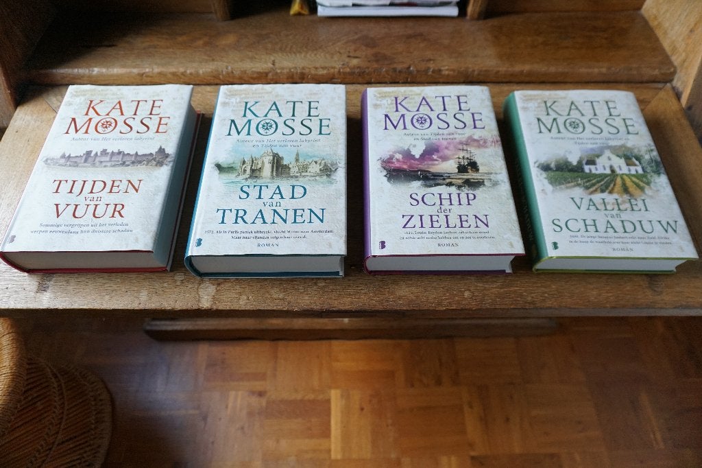 COMPLETE 4-DELIGE "TIJDEN VAN VUUR"-SERIE, Kate Mosse, HC, Ophalen of Verzenden, Zo goed als nieuw