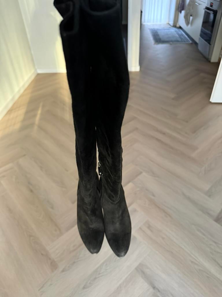 Hoge hakken laarzen maat 37,5(killer high heels,pumps,boots), Hoge laarzen, Zwart, Ophalen of Verzenden, Zo goed als nieuw