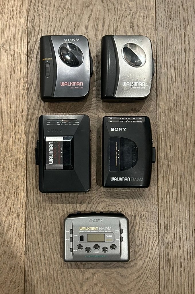 Een unieke set van 5 verschillende Sony Walkmans., Ophalen of Verzenden, Walkman