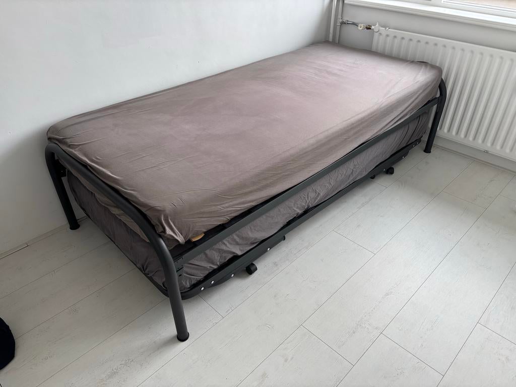 Bed met onderschuifbed Dopia 200x90 cm, incl. matrassen, Ophalen, Zo goed als nieuw