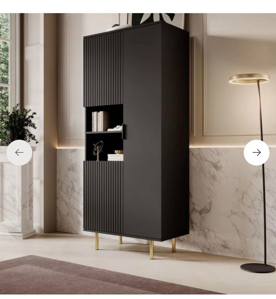 Moderne hoge kast met deuren en planken, Huis en Inrichting, Ophalen, 50 tot 100 cm, Zo goed als nieuw, 150 tot 200 cm