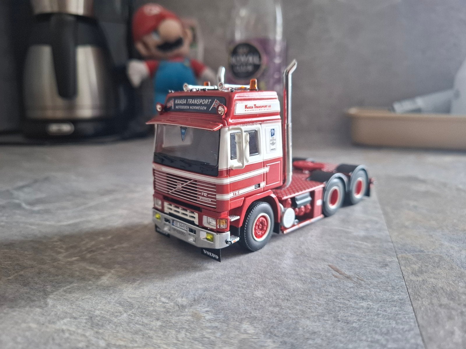Wsi volvo f12 kaasa, Hobby en Vrije tijd, Modelauto's | 1:50, Ophalen of Verzenden, Nieuw, Bus of Vrachtwagen, Wsi
