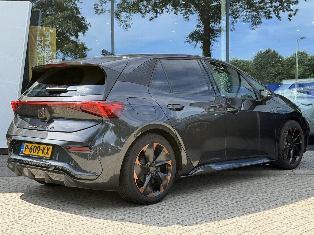 CUPRA Born Performance One 62 kWh | ACHTERUITRIJCAMERA | STO, Auto's, Cupra, Automaat, 12 maanden, Gebruikt, Zwart