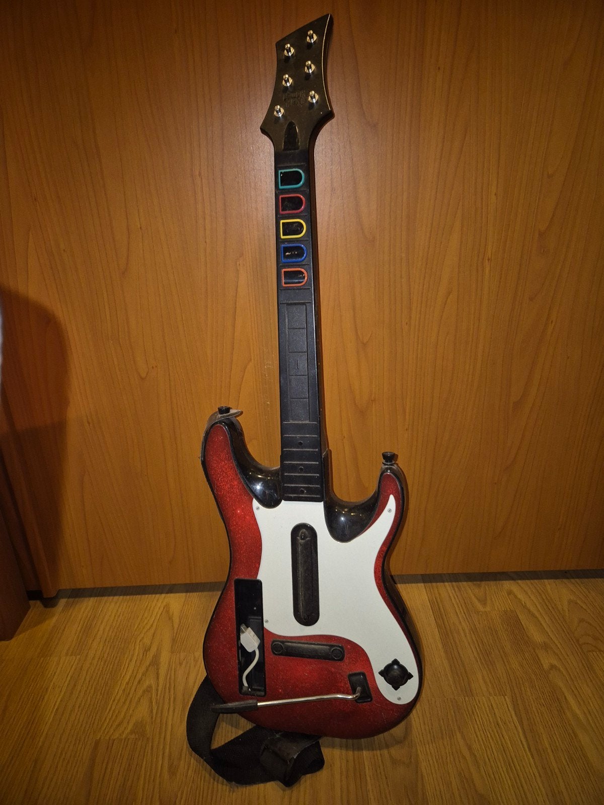 Guitar Hero gitaar - Rood/Wit - Voor de echte rocker!, Spelcomputers en Games, Spelcomputers | Overige, Gebruikt, Ophalen of Verzenden