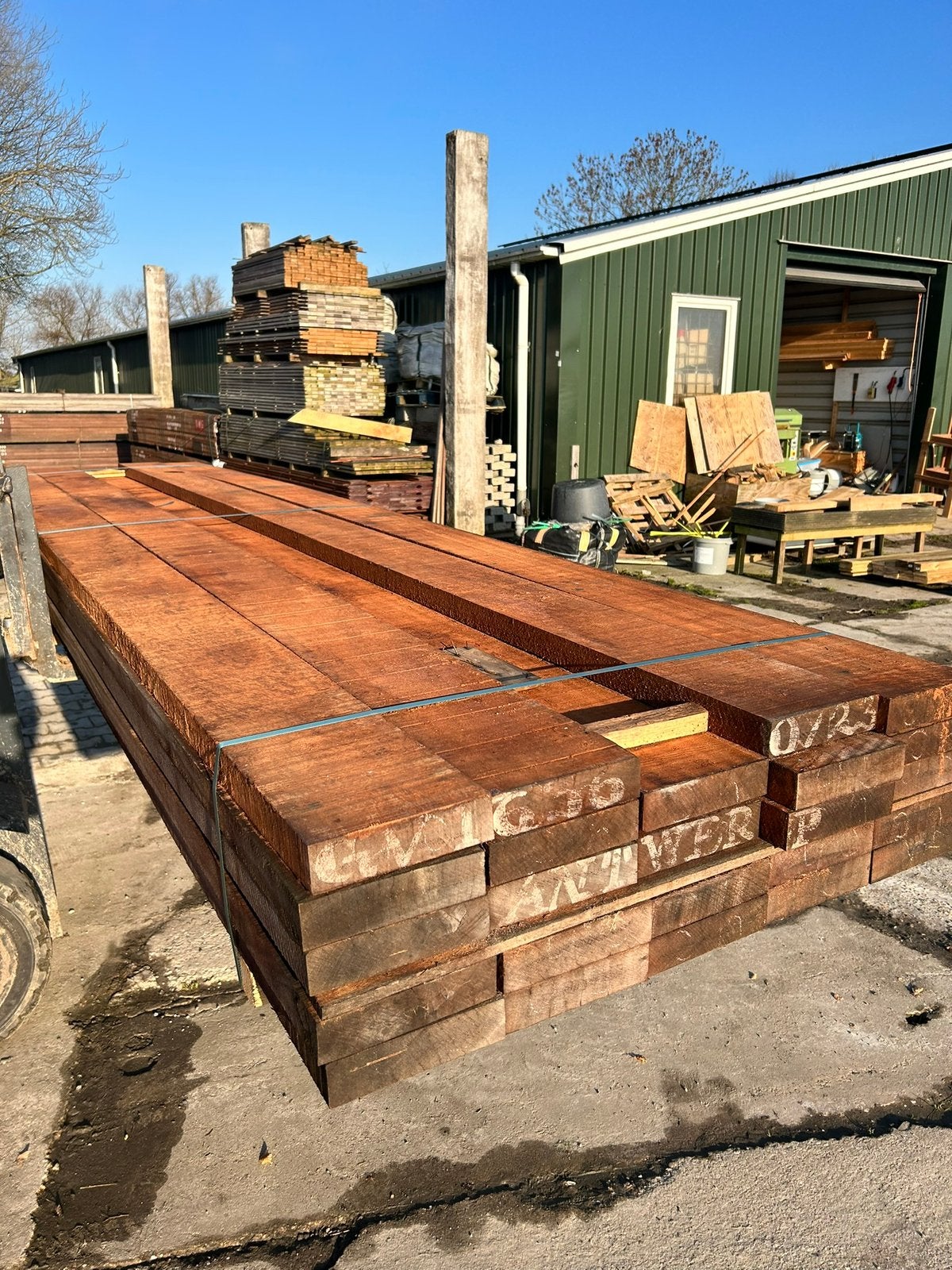 Azobe hardhouten balken 50x100, 50x150 en 50x200 mm, Nieuw, Ophalen of Verzenden, Hardhout, 250 cm of meer